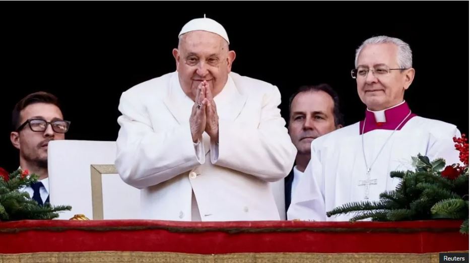 Papa Françesku kërkon që të nisin negociatat për të përfunduar lufta në Ukrainë