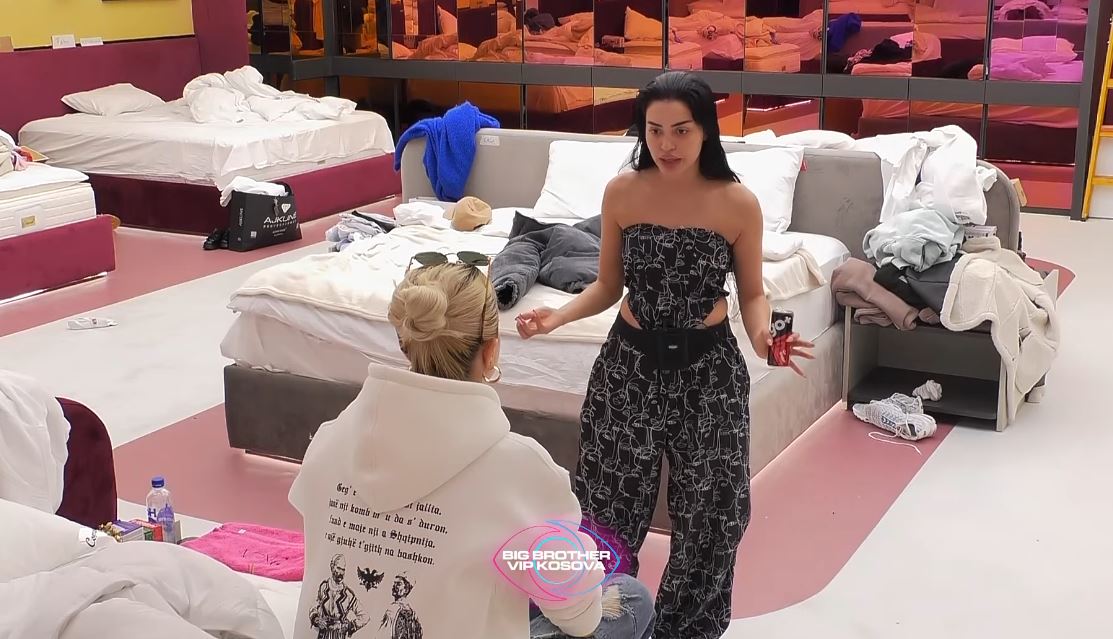 Anisa e acaruar me Xhenetën, këtë ia shpreh Sarës (VIDEO)