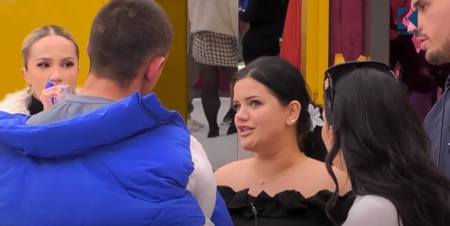 Aludime se Vullneti është 'gay' - trazohet shtëpia