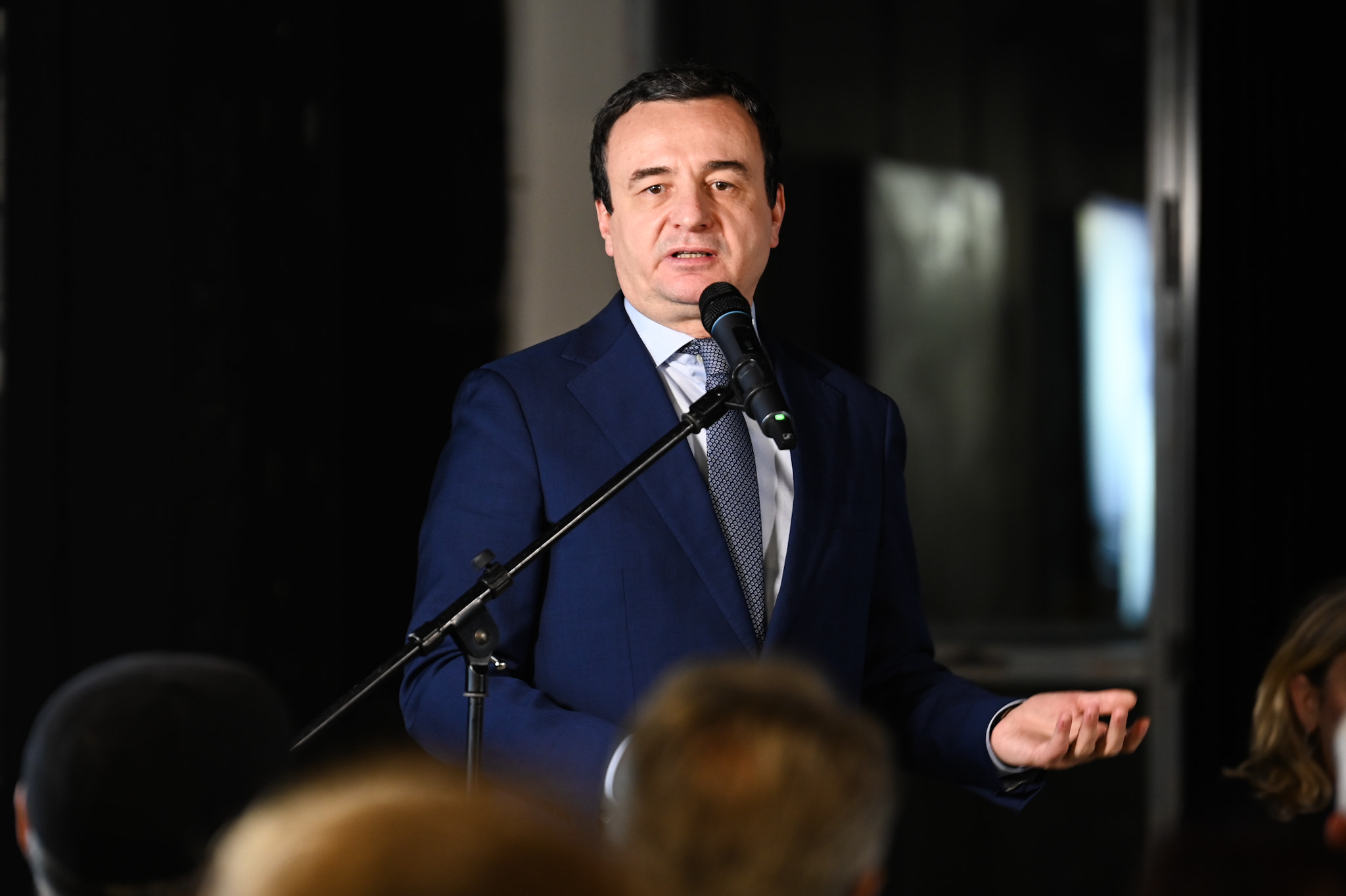 Kurti E Konsideron Të Rëndësishëm Librin Për Të Burgosurit Gjatë