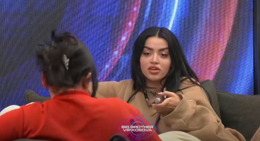 "Shko merrja frajerin", debat i ashpër mes Gresës dhe Anisës, përfshihet edhe Sara