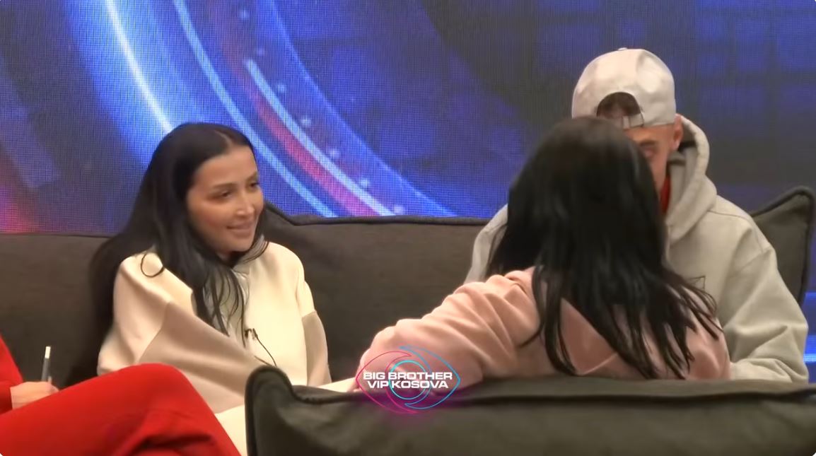 "N'shole kisha këndu pak ma mirë", Xheneta ironizon me këngën e Anisës (VIDEO)