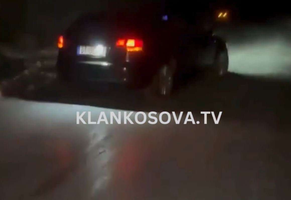 Rruga e rrëshqitshme në Mramor, vetura s’arrin të ngjitet (VIDEO)