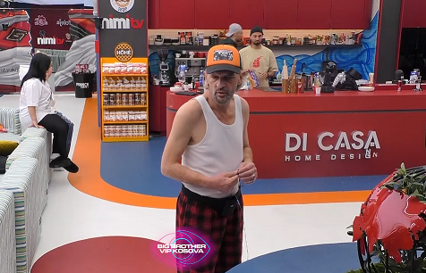 Banorët e nisin ditën me energji pozitive, ja reagimet e tyre! (VIDEO)
