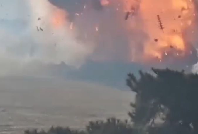 Shpërthen në flakë, publikohen pamjet e përplasjes fatale të aeroplanit në Kore të Jugut (VIDEO)