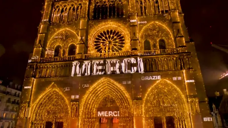 Kambanat e Notre-Dame po bien sërish – hapet katedralja pas pesë vitesh