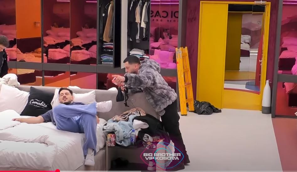 "A mendon se kam frikë pse ke dalë i preferuar?", përplasje mes Leos dhe Gjestit (VIDEO)