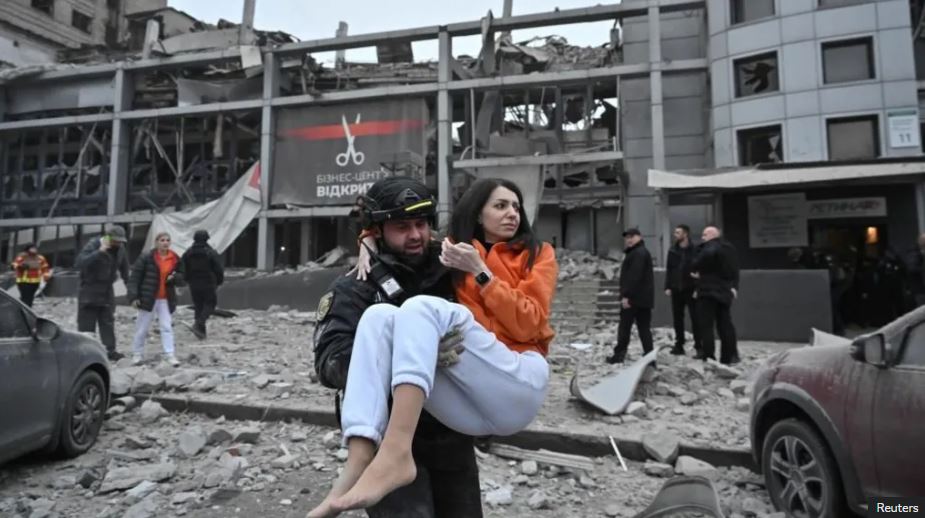Sulmi raketor rus vret shtatë persona në Zaporizhzhia të Ukrainës