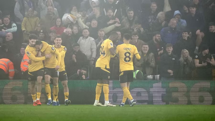 United e pëson nga Wolves