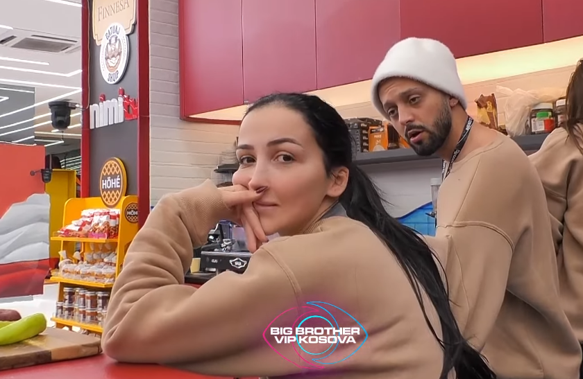 "Përshëndetma nanën!", Gjesti ka një lutje për Xhenetën (VIDEO)