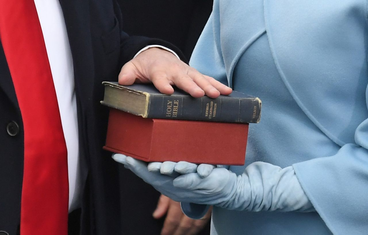 Trumpi do të betohet në Biblën ku u betua Lincolni