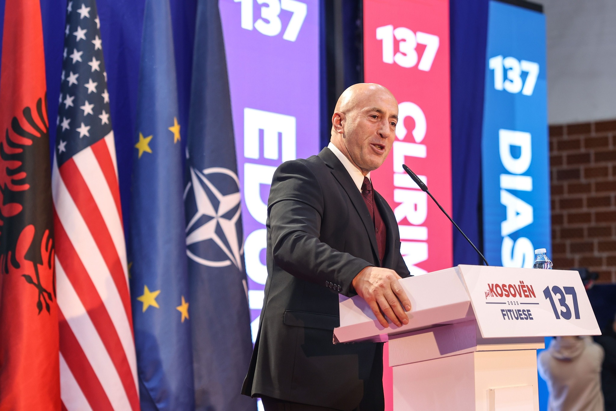 Haradinaj pritet në mënyrë madhështore në Grabanicë