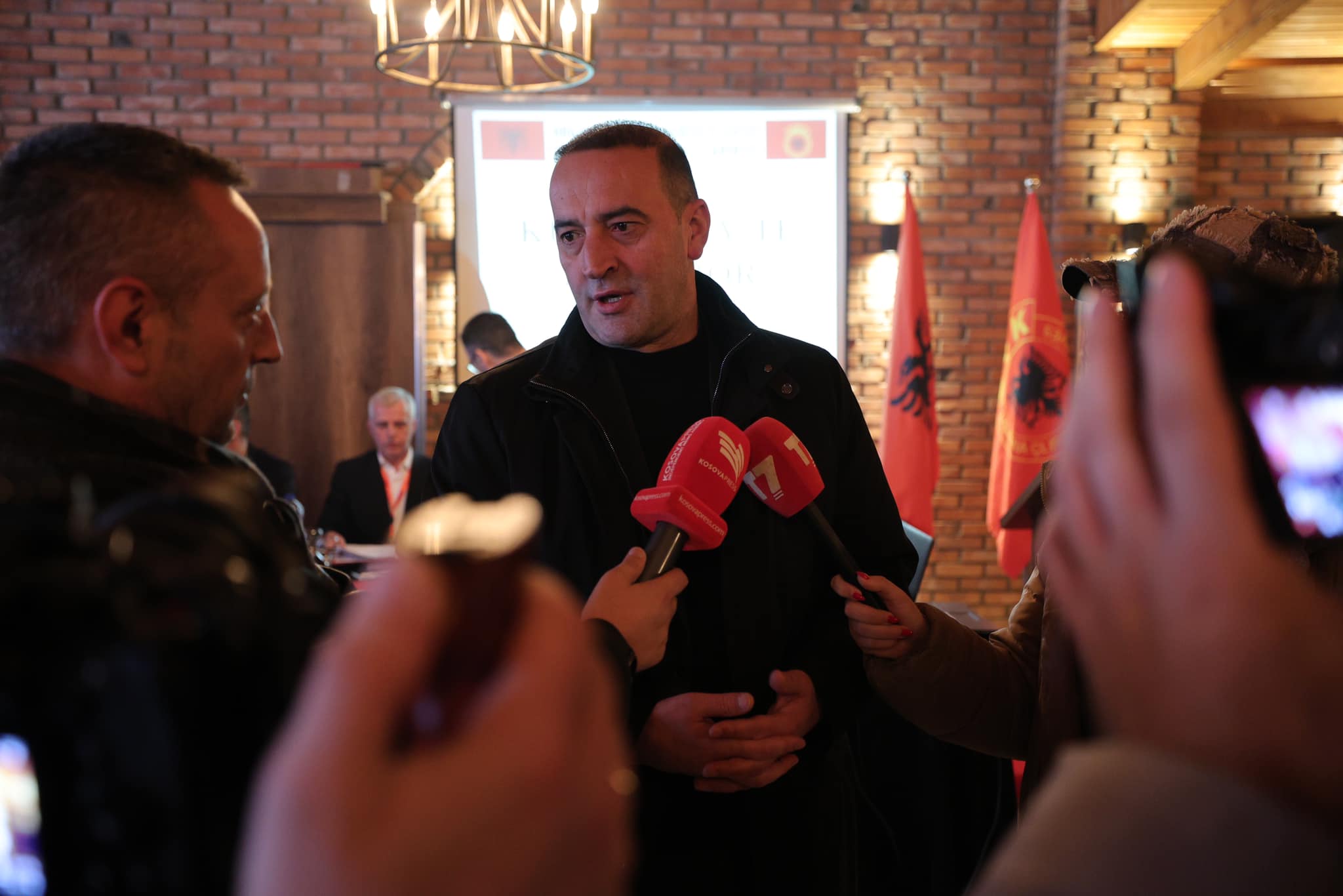Haradinaj: Do të jem zëri i fuqishëm i bashkëluftëtarëve që ndodhen në Hagë dhe i kategorive të lirisë
