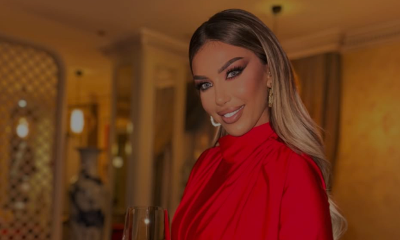 Adelina Tahiri po rri mendueshëm