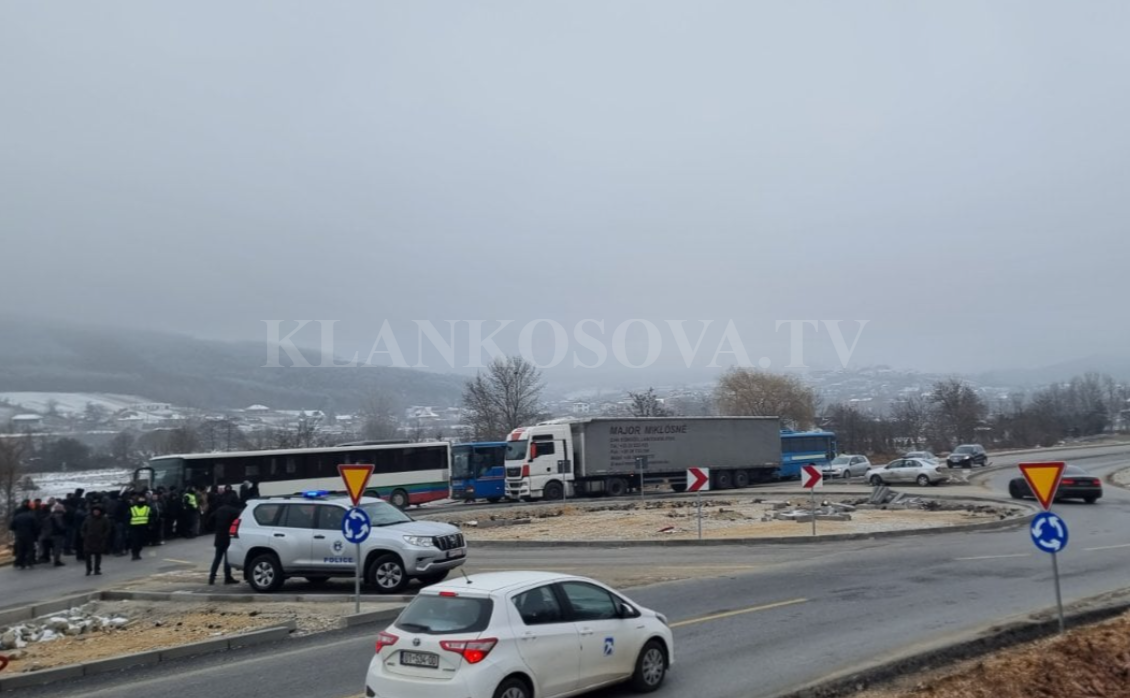 Sot protestohet në Lluzhan, shkak problemet me transportin publik (VIDEO)