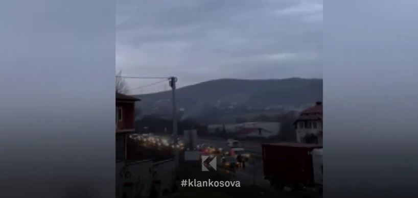 Aksident te "Gryka e Llapushnikut", krijohen kolona të gjata (VIDEO)