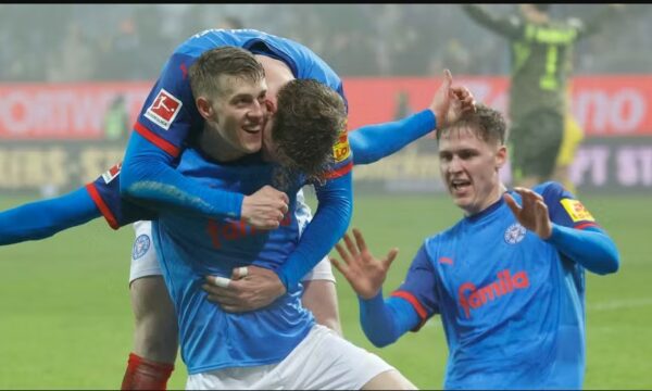 Holstein Kiel arrin fitore sensacionale Borussia Dortmund