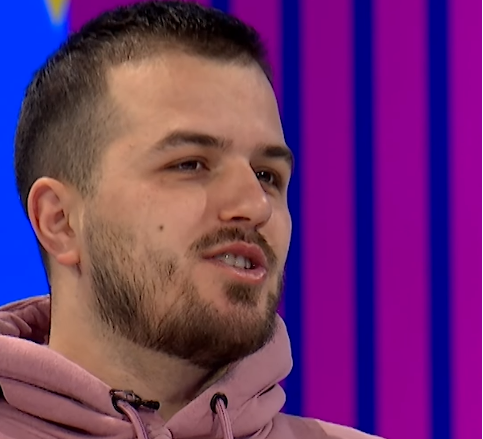 Kajtazi: Gjesti ka thyer çdo barrierë, por duhet t'i falënderohet edhe Xhenetës (VIDEO)