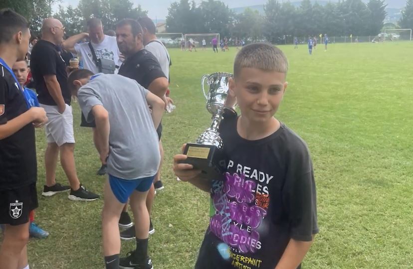 Luiz Ejlli i kushton këngë 14-vjeçarit të vrarë, Martin Canaj