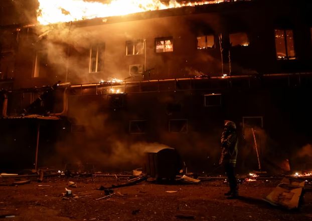 Sulmet ajrore ruse plagosën disa njerëz në Kharkiv, thonë zyrtarët ukrainas
