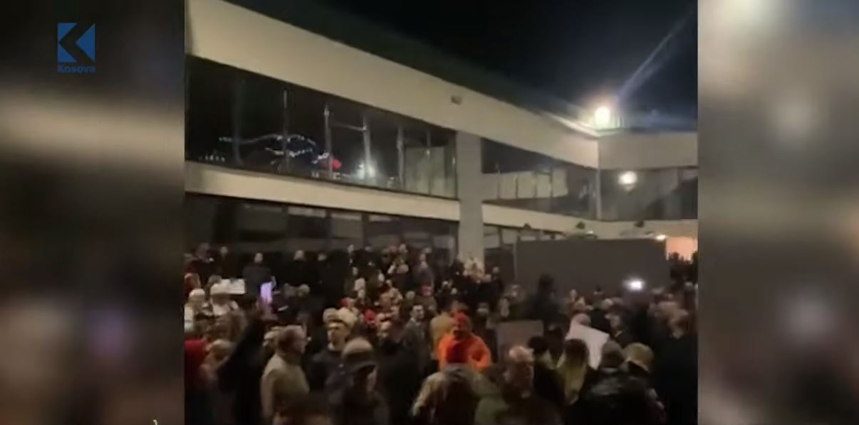 Vetëvendosje dërgon në Skenderaj aktivivistë nga Mitrovica e Obiliqi
