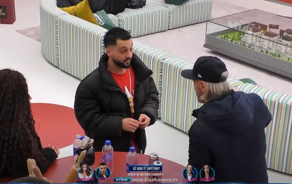 Gjesti ngacmon Xuxin: Ti nuk je 'superstar' (VIDEO)
