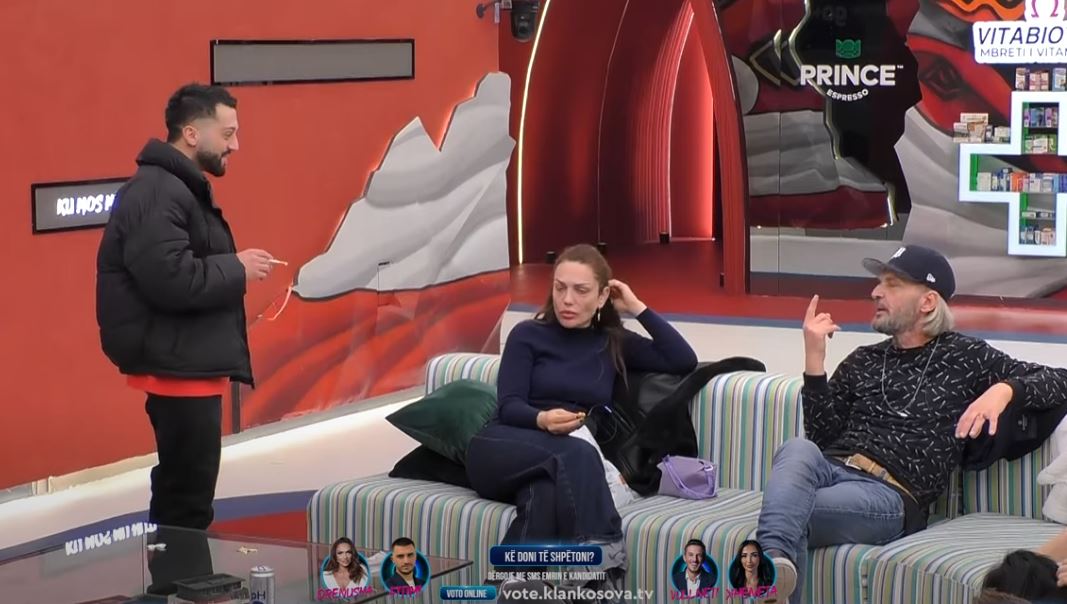 "Kush të njeh ty?, A bën një foto?" - Gjesti vazhdon provokimet ndaj Xuxit (VIDEO)
