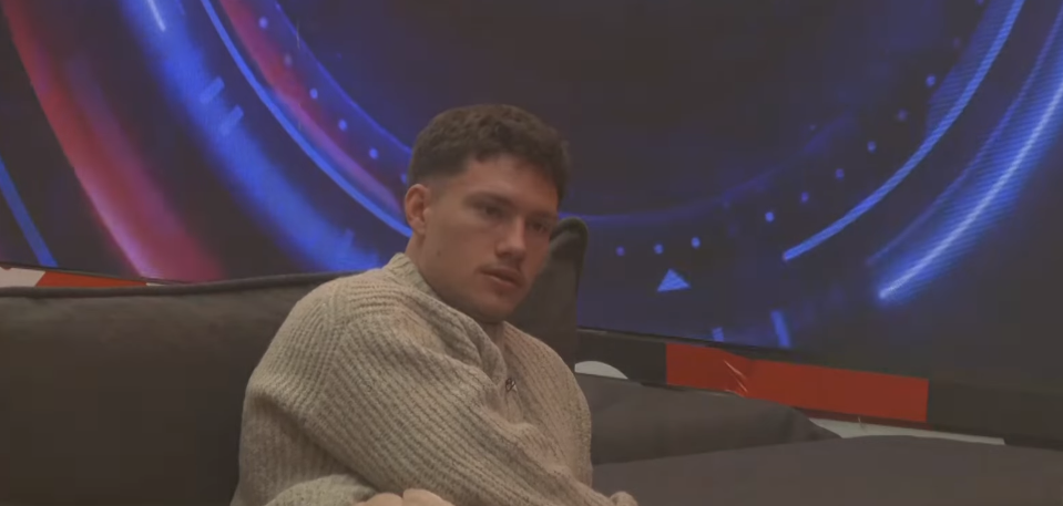 Sara s'e do Drilonin me flokë 'silver'! (VIDEO)