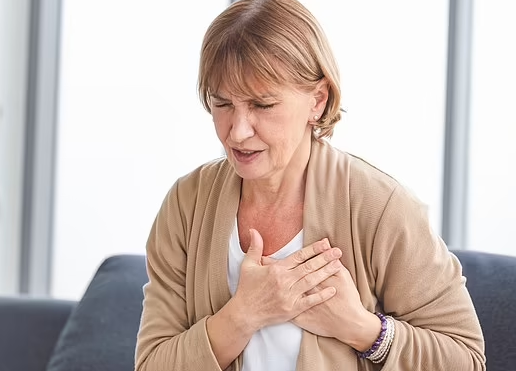 Gratë po humbasin diagnostikimin e sëmundjeve të zemrës për shkak të udhëzimeve të pasakta