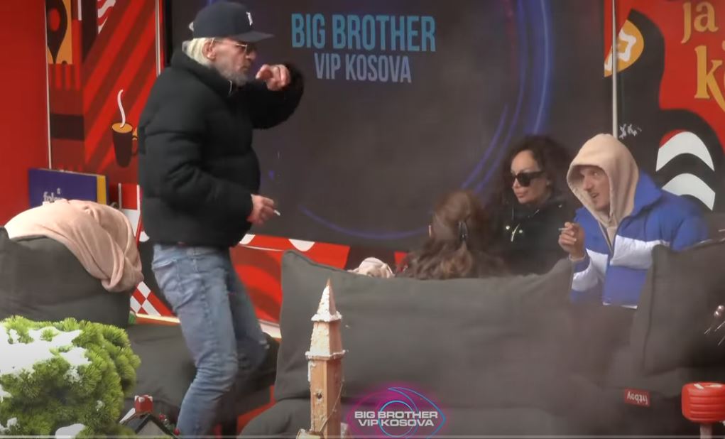 Xuxi nis ditën me një vallëzim spektakolar! (VIDEO)