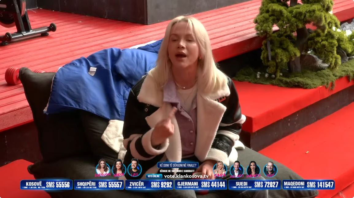 Sara-Xhenetës: E dëshpëruar për vëmendje, justifikoje edhe prekjen e Rrezit në të pasme (VIDEO)