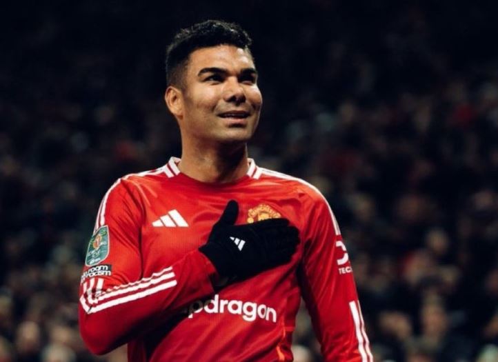 Casemiro rehat te Unitedi ndonëse përflitet për largim