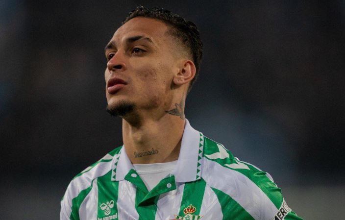 Antony krahas Mbappe-së, i nominuar për më të mirin e muajit