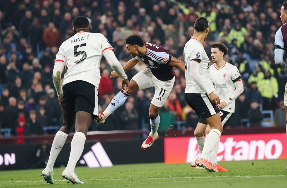 Aston Villa përmbys rezultatin dhe ikën në pushim me avantazh ndaj liderit