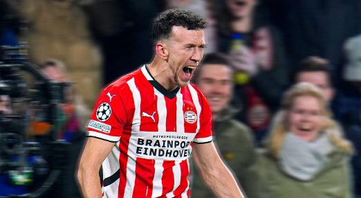 PSV-ja befason Juven, kalon në avantazh