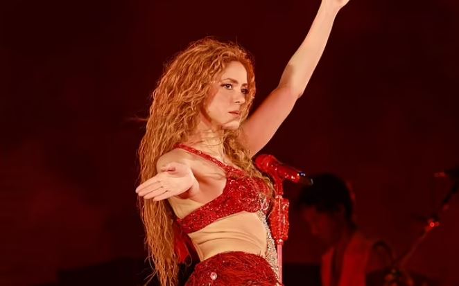 Pas problemeve shëndetësore  Shakira rikthehet në skenë