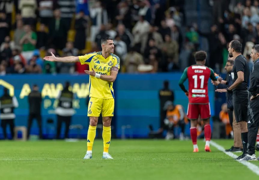 Cristiano Ronaldo nervozohet me gjyqtarët që e ndëshkuan Durani-in me të kuq