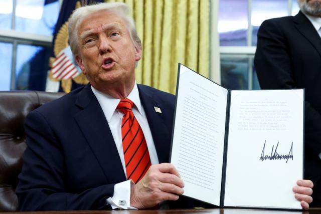 Trumpi rrit tarifat për importet e aluminit dhe çelikut