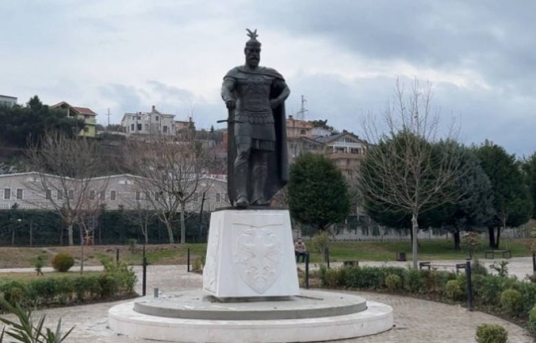 Skënderbeu rikthehet në vendin e lindjes