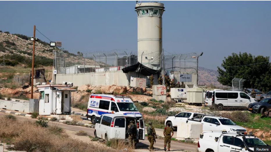 Ushtarët izraelitë u vranë në një sulm me armë zjarri ndërsa operacioni në Bregun Perëndimor vazhdon