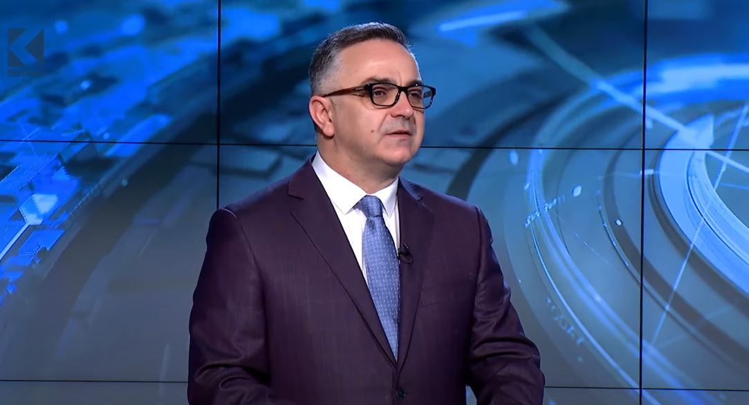 Kandidati i AAK-së për deputet, Besnik Tahiri.