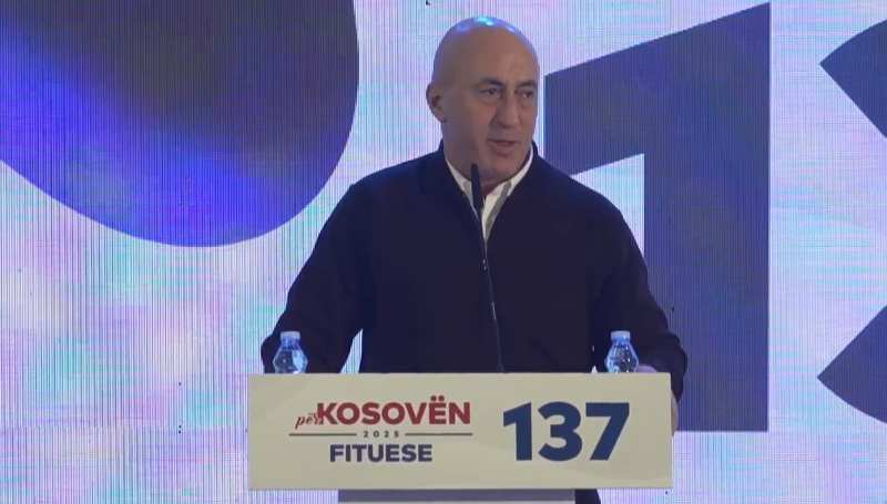 Haradinaj në Suharekë: Partive tjera që lypin votë u kisha thënë, “hajdeni me bë shkollë si qeveriset”