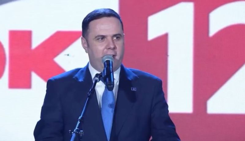 "Çka keni bërë kështu?" - Abdixhiku mbetet pa fjalë me pjesëmarrjen masive në Lipjan (VIDEO)