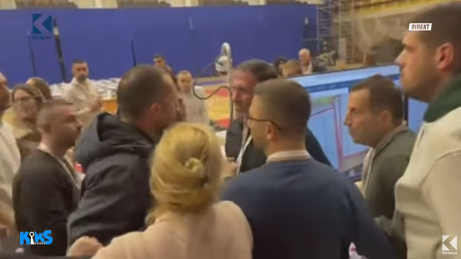Një votë gati sa nuk i çoi në rrahje komisionerët e VV-së dhe LDK-së në Prishtinë (VIDEO)