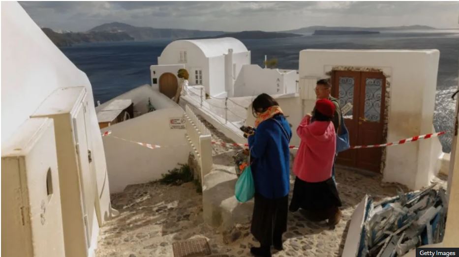 Santorini shpall gjendje të jashtëzakonshme pas tërmeteve të fundit