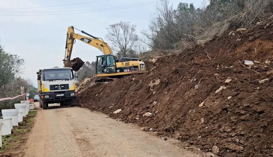 Rama publikon pamje nga punimet e rrugës Shirokë-Zogaj, lidhje e re mes Shqipërisë dhe Malit të Zi (VIDEO)