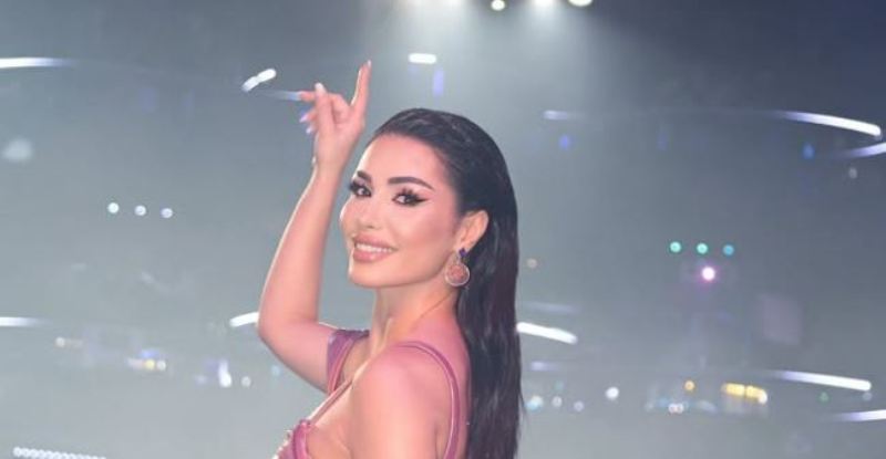 Soni Malaj sensuale në paraqitjen e fundit