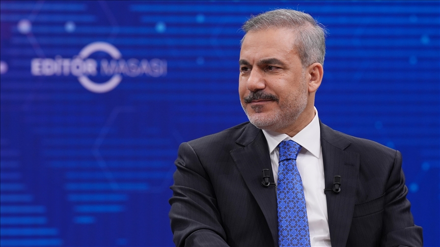 Kryediplomati turk kundërshton propozimin e Trumpit për zhvendosjen e palestinezëve nga Gaza