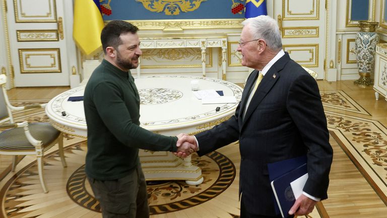 Ukraina ka nevojë për garanci "të besueshme" për t'i dhënë fund luftës, i thotë Zelensky të dërguarit të Trumpit