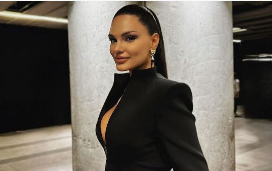 Almeda Abazi feston ditëlindjen në Itali (FOTO)